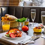 U Vlasskeho Dvora Hotel 3*