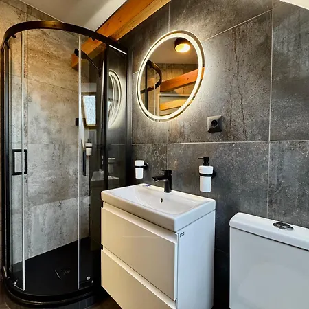 U Vlasskeho Dvora Hotell