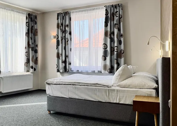 U Vlasskeho Dvora 쿤타호라